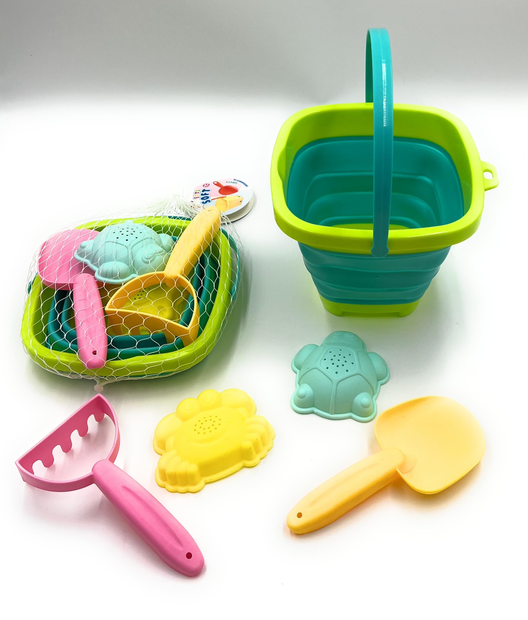 VIO Collapsible Silicone Beach Set, Foldable Fun Toys for Sandbox Backyard Sandpit Beach Splash Area with Bucket Molds Rake Shovel, Sand Toys for Toddler Kids Boys Girls, Great Gift (Green Blue)