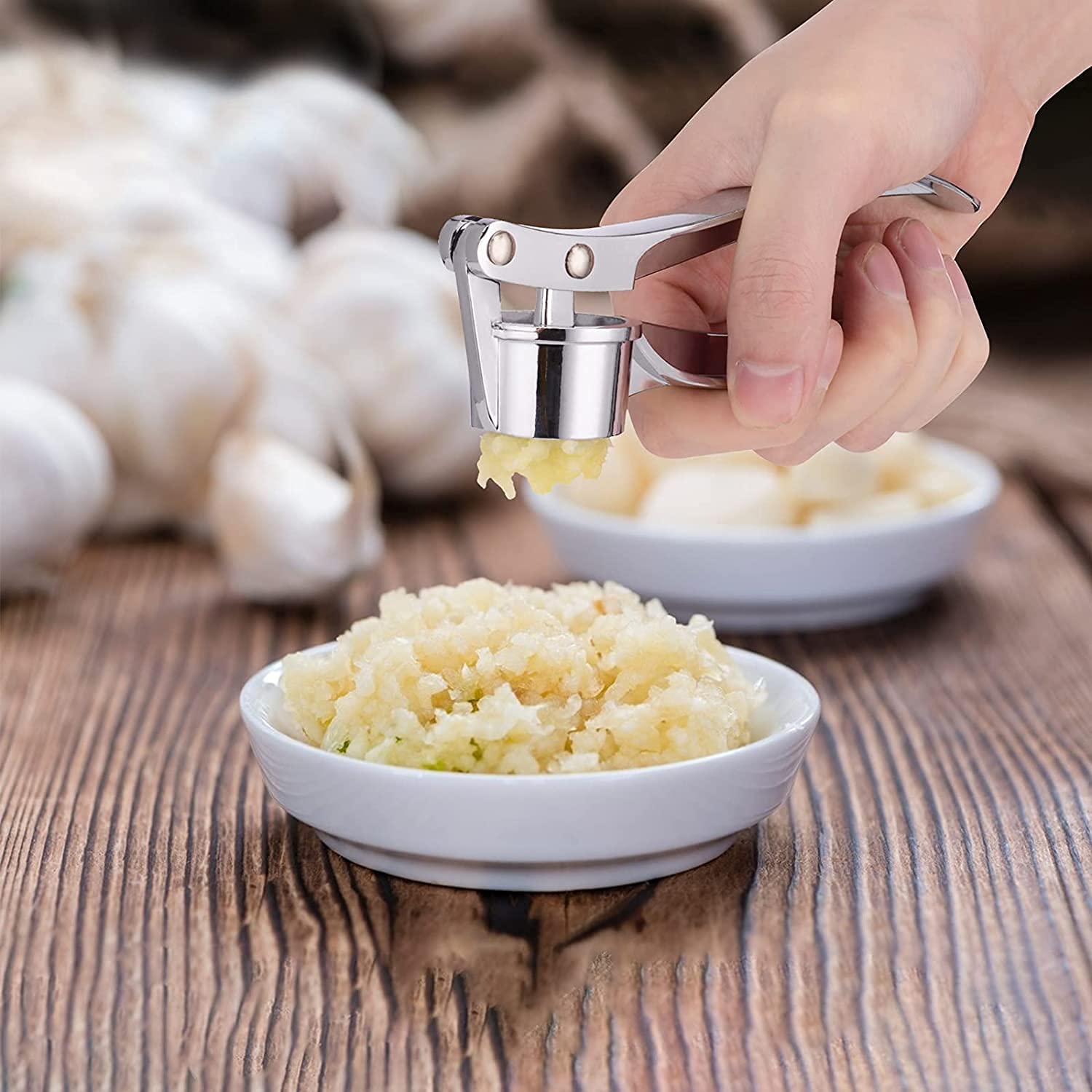 Vio Professional Kitchen Garlic Press, Garlic Mincer Ginger Crusher, Peeler Squeezer Heavy Duty Garlic Presser,Garlic Crush, User-Friendly Garlic Chopper, Easy to Clean and Durable